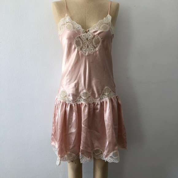 Vintage | Ballet Pink Silk & Lace Slip - Picture 2 of 15